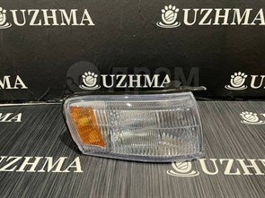 Габаритный огонь Toyota CRESTA GX90 R  Рифлёным 22232-1